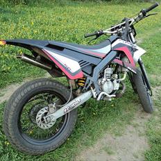 Derbi senda  M smt skjolde