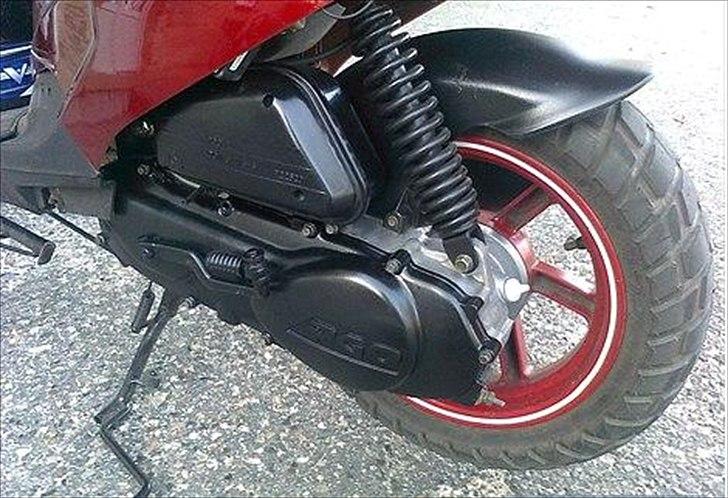 PGO hot 50. SOLGT. billede 8