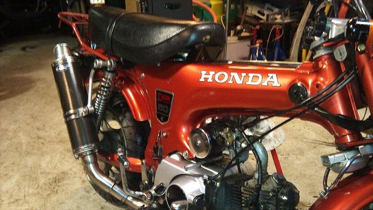 Honda Dax - Med den gamle karburator & luftfilter på billede 1