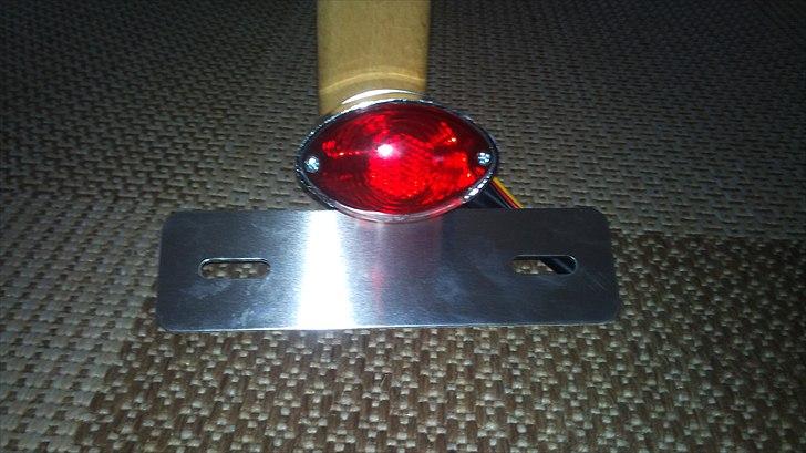 Honda Dax - R - design baglygten, er sat på billede 6