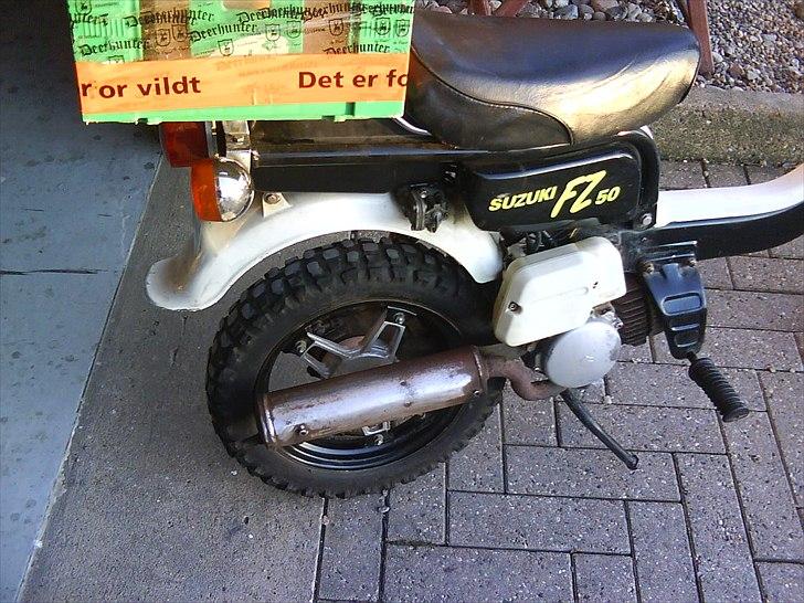Suzuki Fz 50 *BYTTET* - den bliver som ny igen når jeg er færdig med udstødningen.  billede 17