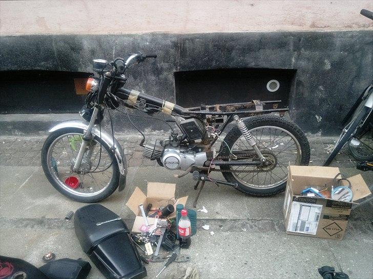 Suzuki DM50 Samurai - Ja jeg kan jo ikke lade være... selv lige efter at jeg har fået den hjem står den strippet billede 15