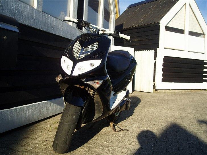 Peugeot Speedfight 2 Black'nWhite SOLGT billede 3