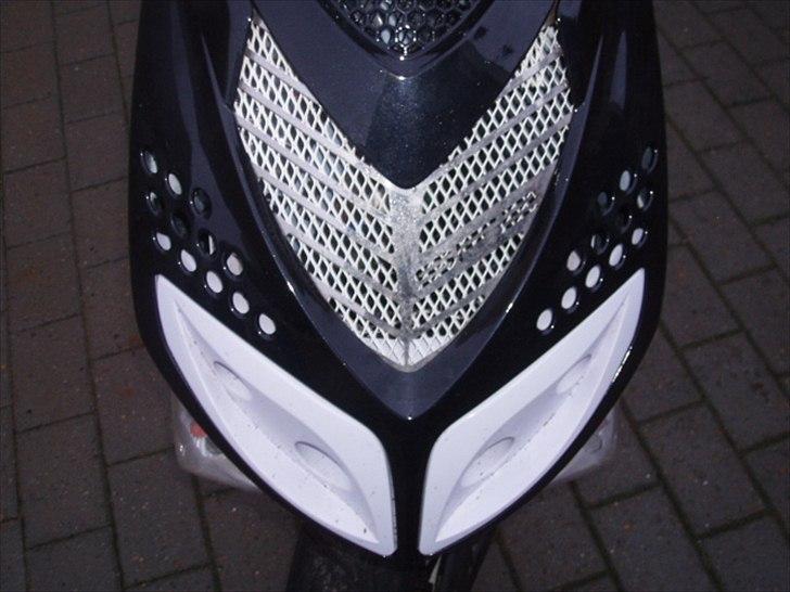 Peugeot Speedfight 2 Black'nWhite SOLGT billede 5