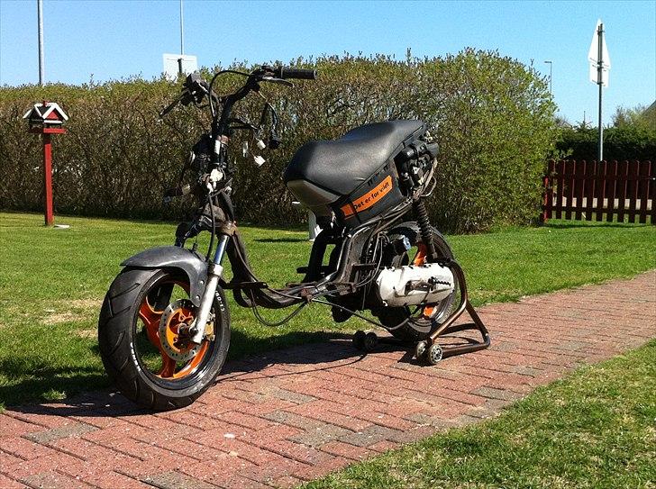 Aprilia SR50 (Lodret) skrottet billede 1