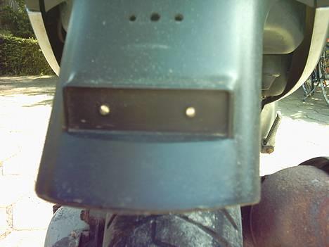 Piaggio Nrg Mc3 - 2 røde xlazerleds dioder, De lyser rigtigt fedt op om aftenen. billede 5