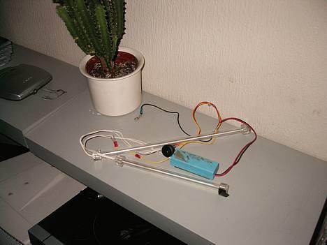 CPI Popcorn - Her er mine neon-rør med en transformer og kontakt (før monterning) billede 7