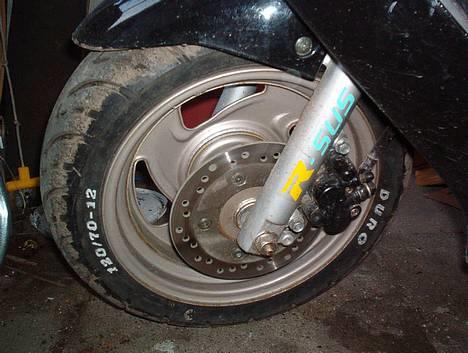 Sym Jet 50 - Lige mit hjul Med dæk stift. billede 4