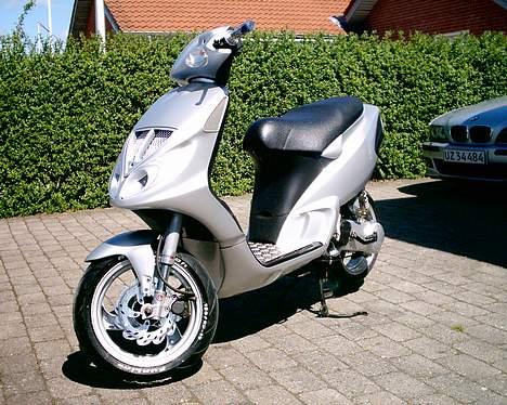 Piaggio Nrg  (byttet til sonic) - dejligt vejr :P billede 1