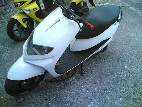 Suzuki estilete . (solgt) billede 1