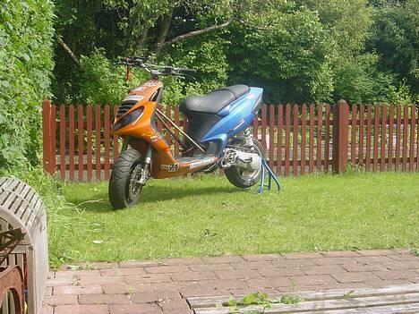 Piaggio NRG LC | Rolling burning. - køn er den ikke men motoren går godt :P billede 16