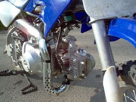 Yamaha AMS 90cc   | SOLGT | - Ku være jeg sku sætte noget krympeflex på de der stik:-P billede 2