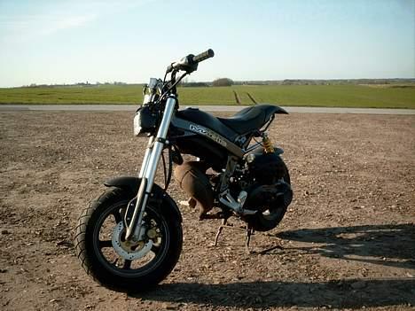 Suzuki Street Magic - Lige fået den pudset og kørt en tur for at tage billeder (men hold kæft de lejer larmer fordi krumbassen og lejerne er gået) billede 8