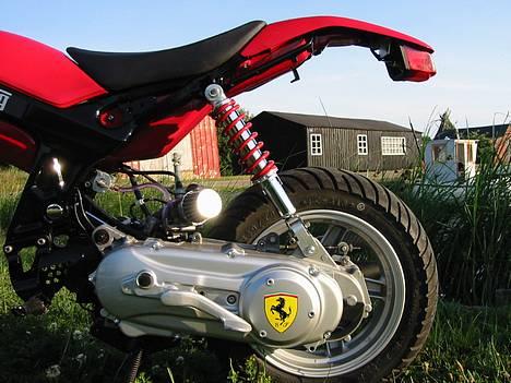 Suzuki Street Magic Ferrari Solg - Udspartlet kickstarter- Ferrarilogo kommer.. billede 13