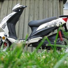 Giantco Spartan *SOLGT*