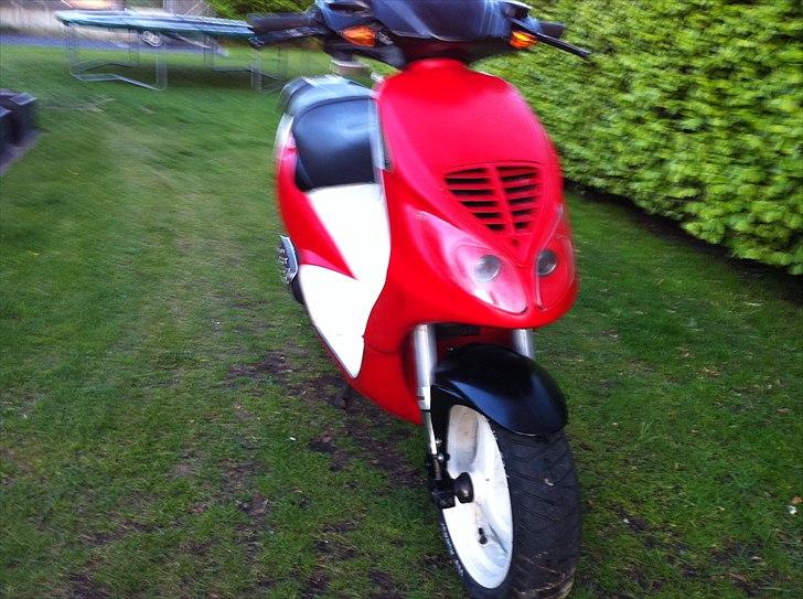 Piaggio nrg mc2 sælges/ byttes - så den lige blivet pudset billede 1