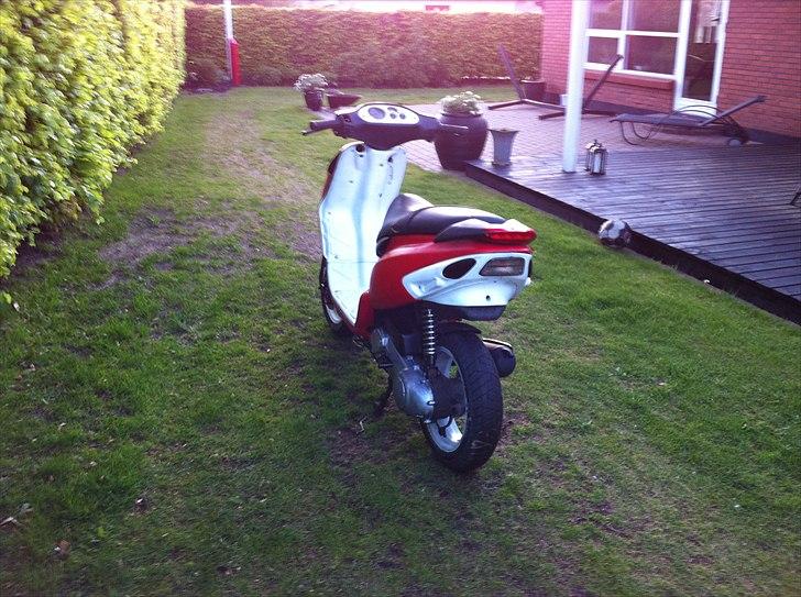 Piaggio nrg mc2 sælges/ byttes - fin bag ende :) billede 2