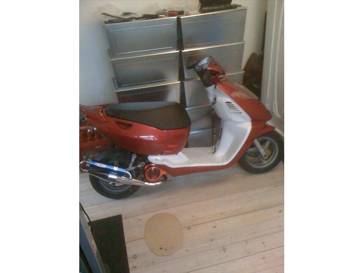 {{currentPhoto.altText}} billede {{currentPhoto.number}}