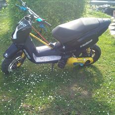 Aprilia rally baneracer