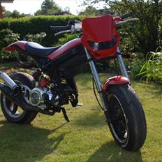 Suzuki Street magic solgt