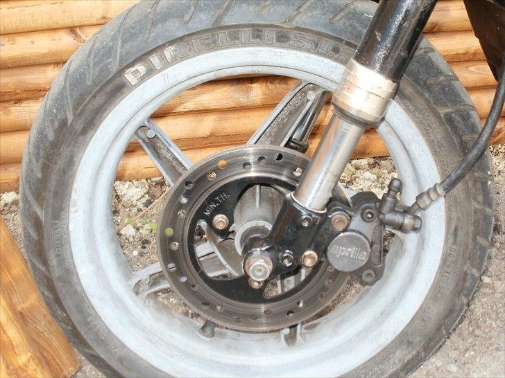 Aprilia aprilla rally død i motoren  billede 4