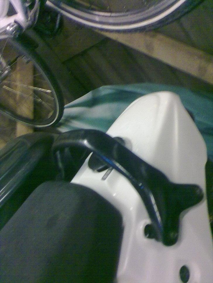 PGO Hot 50 Naked billede 19