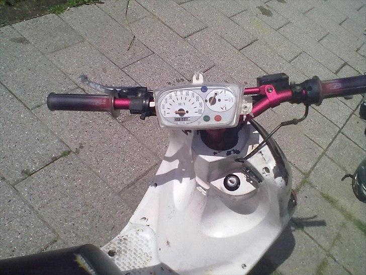 Yamaha neos billede 5