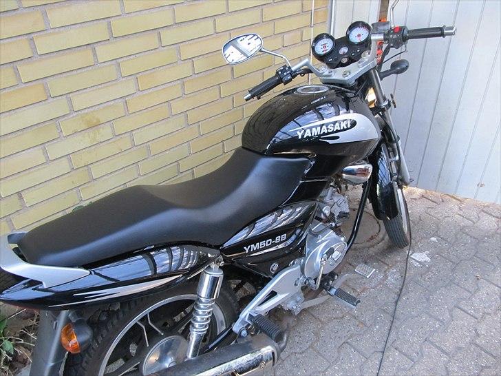 Yamasaki YM50-8B billede 1