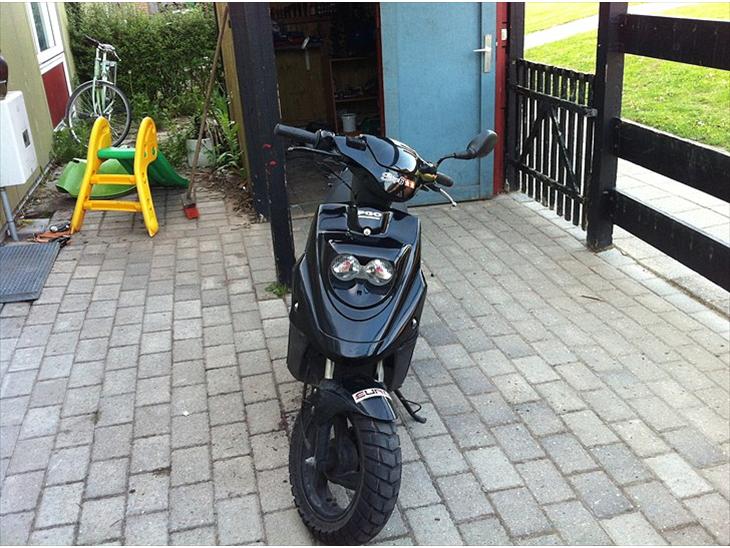 {{currentPhoto.altText}} billede {{currentPhoto.number}}