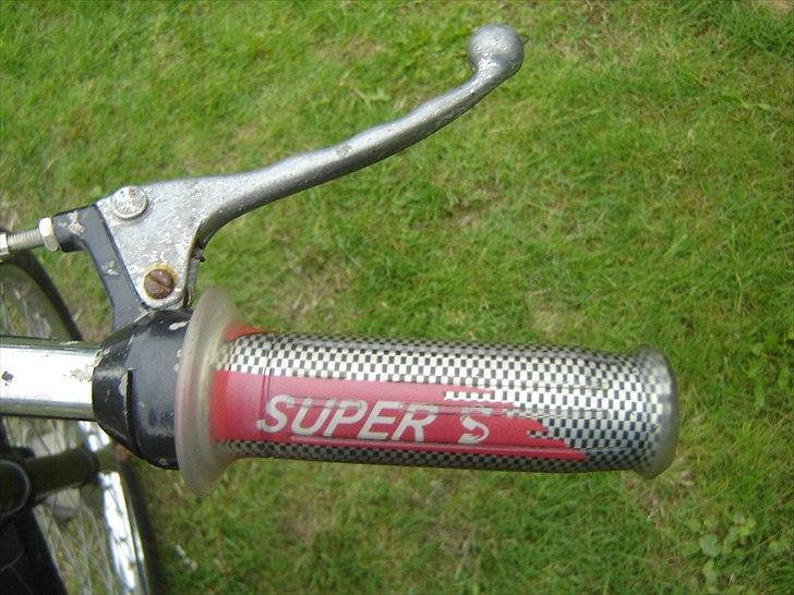 Puch Maxi k - Et billede af det andet håndtag der er kommet på billede 13