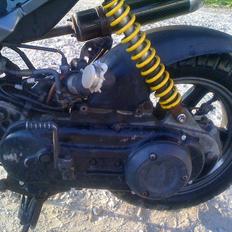 Suzuki street magic solgt