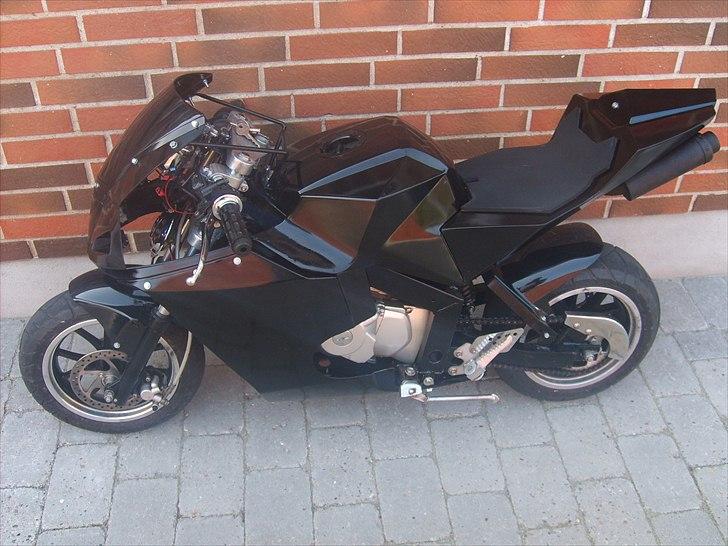 MiniBike R6  Solgt [Tidl. scooter]  billede 1