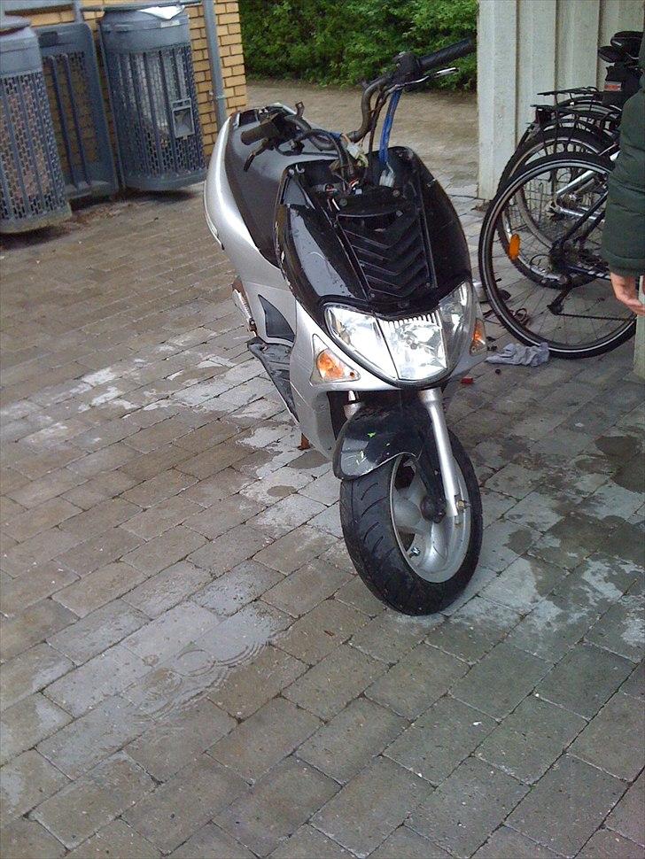 Kymco super 9 projekt! (solgt) [Tidl. scooter] billede 1