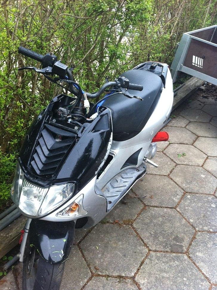 Kymco super 9 projekt! (solgt) [Tidl. scooter] billede 2