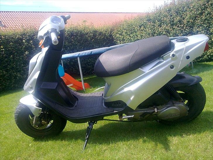 PGO hot 50 SOLGT  billede 3