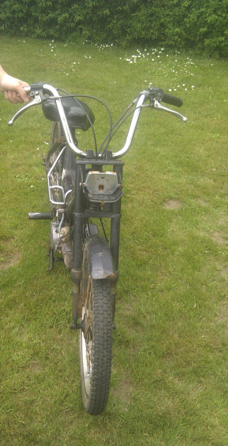 Puch Maxi P (Projekt) - Støttefoden er i stykker så en ven skulle lige holde den :D billede 1