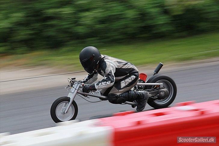 Piaggio R-Setup Ac sprinter solgt - Allingåbro Motor Festival 2011 billede 3