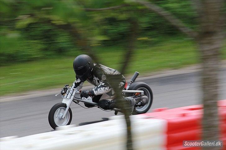 Piaggio R-Setup Ac sprinter solgt - Allingåbro Motor Festival 2011 billede 8