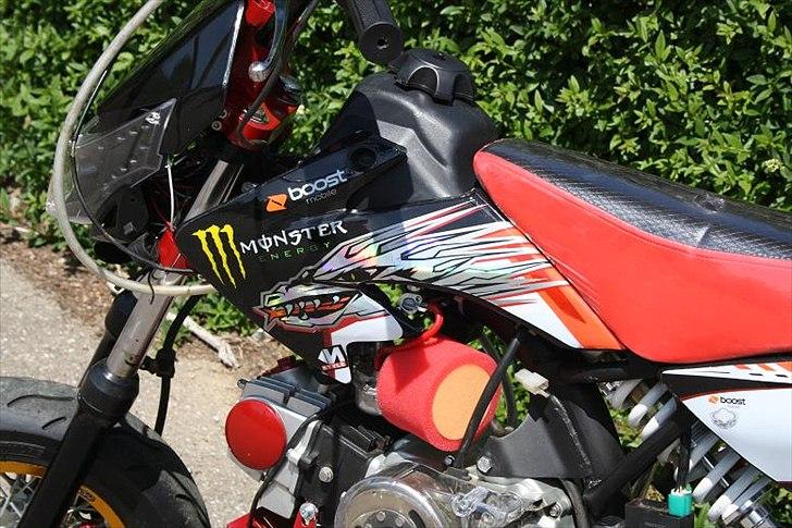 Shineray Supermotard Custom Topstar - Boost stickers med solreflektion billede 9