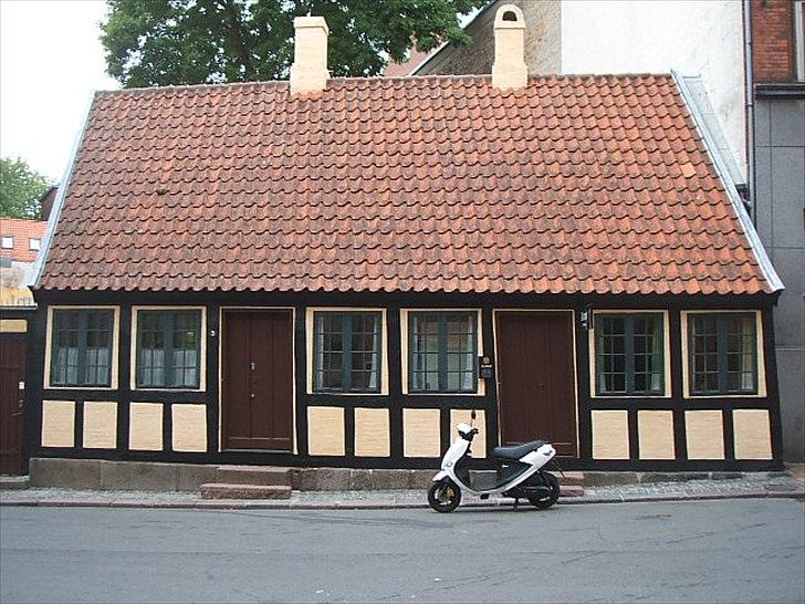 PGO New Ligero - H.C. Andersen's Barndomshjem, Odense C billede 4