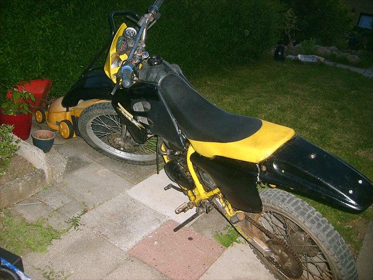 Suzuki RMX (SOLGT) billede 3