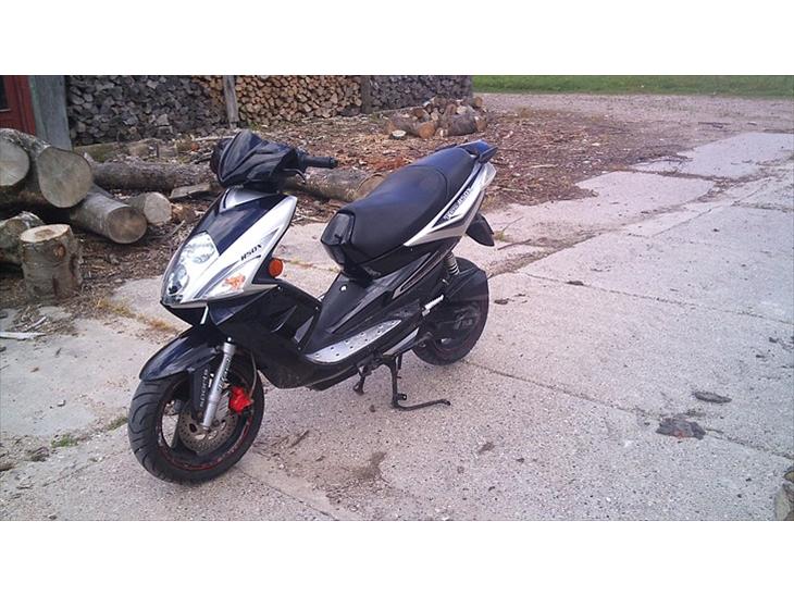 {{currentPhoto.altText}} billede {{currentPhoto.number}}