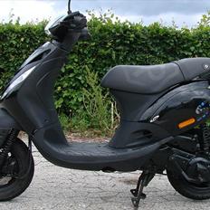 Piaggio Zip SP