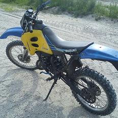Suzuki rmx