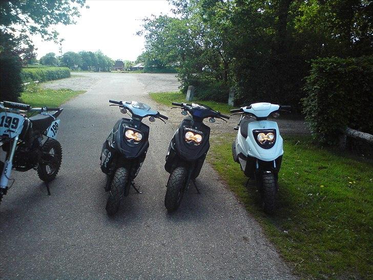 PGO hot 50 - haha.. som den så ud en gang.. den i midten... billede 2