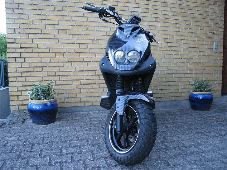 PGO PMX  Naked - Set fra fronten. billede 1