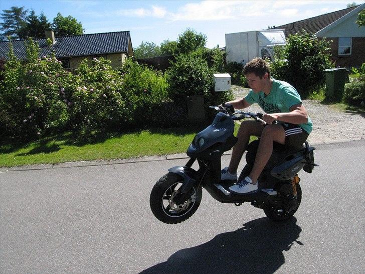 PGO PMX  Naked - På baghjul. billede 13