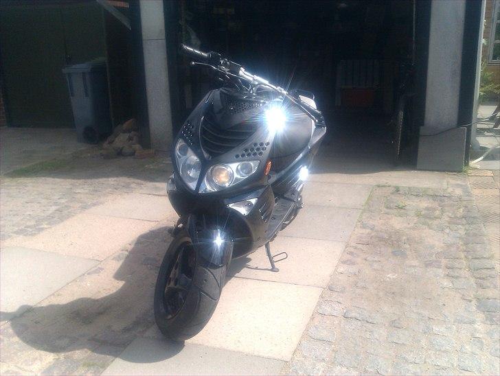 Peugeot Speedfight 2 AC - Scooteren som den var da jeg købte den, jeg har INTET lavet om på den endnu - billedet er taget ca. 22/6 - 2011. billede 20