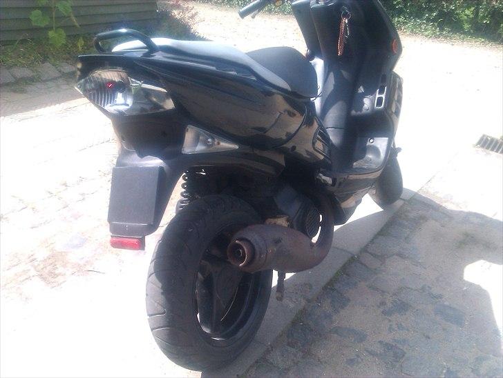 Peugeot Speedfight 2 AC - Scooteren som den var da jeg købte den, jeg har INTET lavet om på den endnu - billedet er taget ca. 22/6 - 2011. billede 18