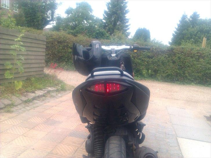 Peugeot Speedfight 2 AC - Dejlig baglygte.
5/7 - 2011 billede 17